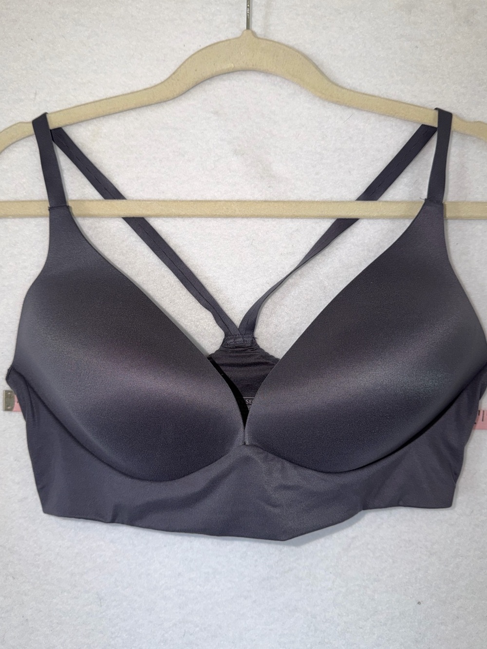 Victoria's Secret Lightly Lined Plunge Everyday Smooth Wireless Bra
